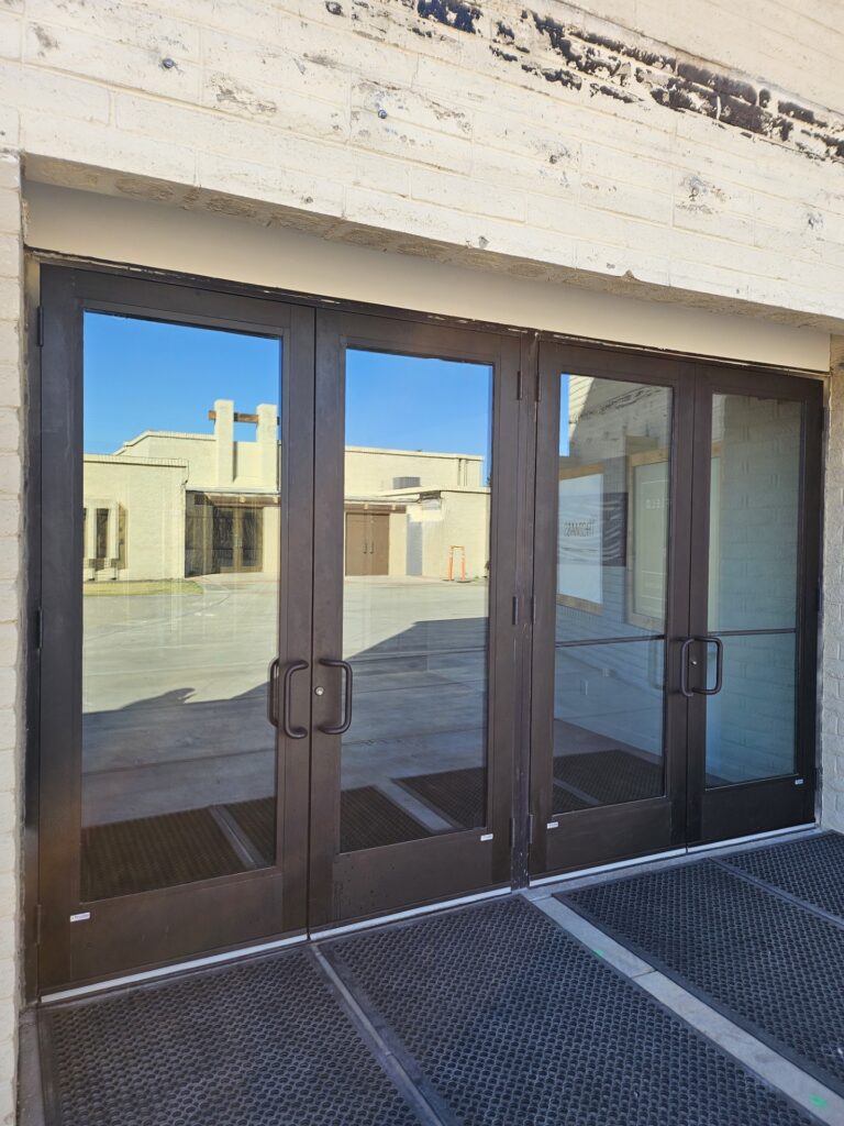 Exterior BRNZ