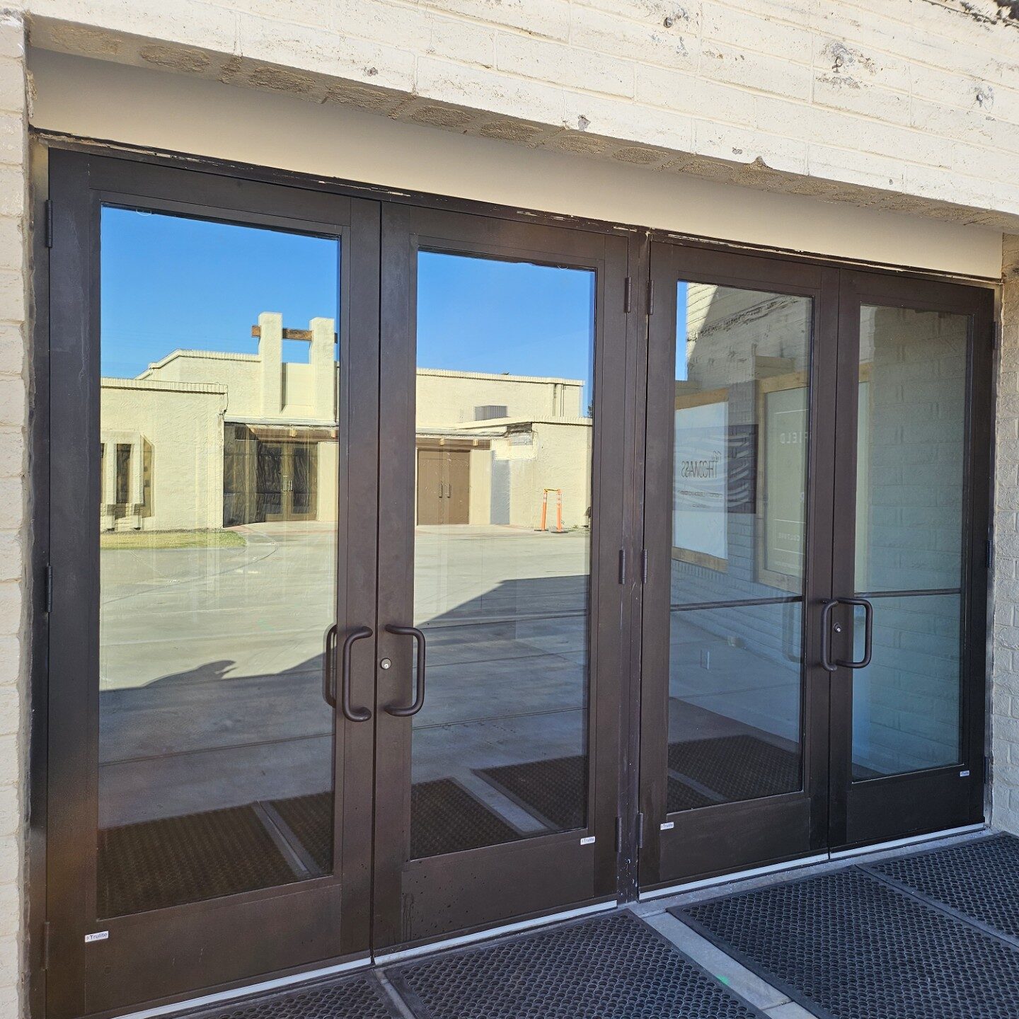 Exterior BRNZ